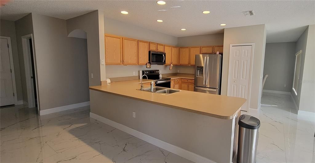 For Sale: $460,000 (4 beds, 2 baths, 2847 Square Feet)