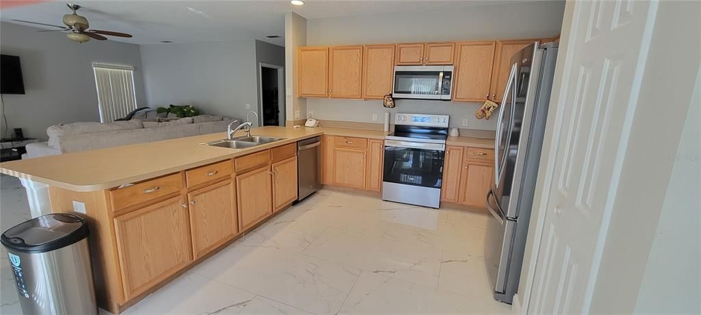 For Sale: $460,000 (4 beds, 2 baths, 2847 Square Feet)