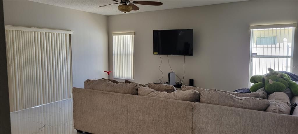 For Sale: $460,000 (4 beds, 2 baths, 2847 Square Feet)