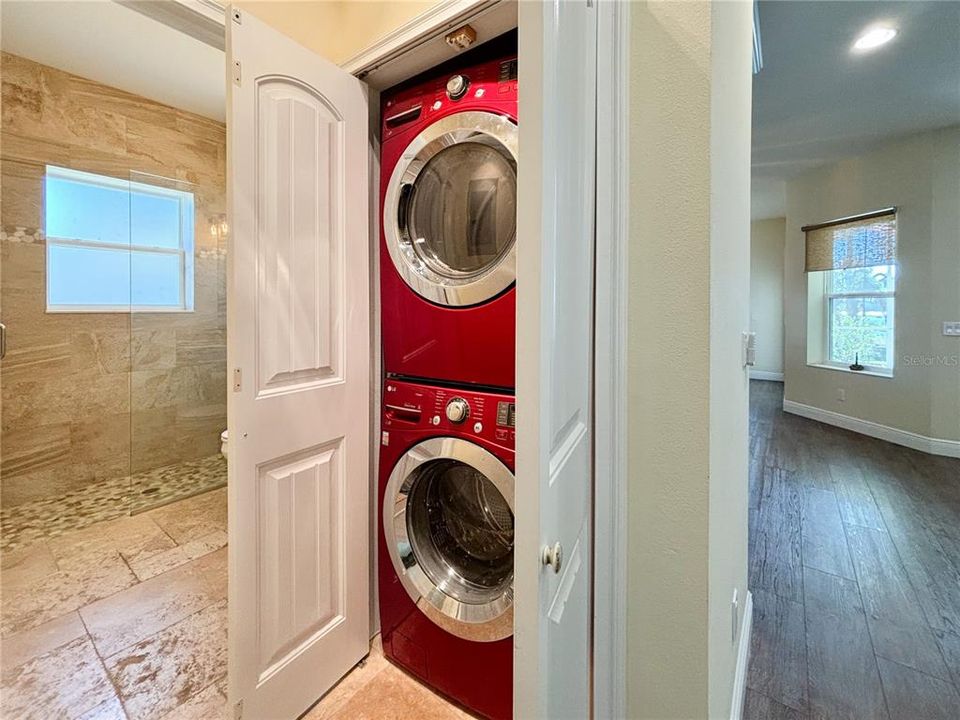 For Rent: $2,850 (3 beds, 2 baths, 1717 Square Feet)