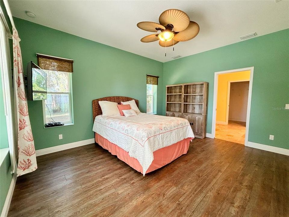 For Rent: $2,850 (3 beds, 2 baths, 1717 Square Feet)