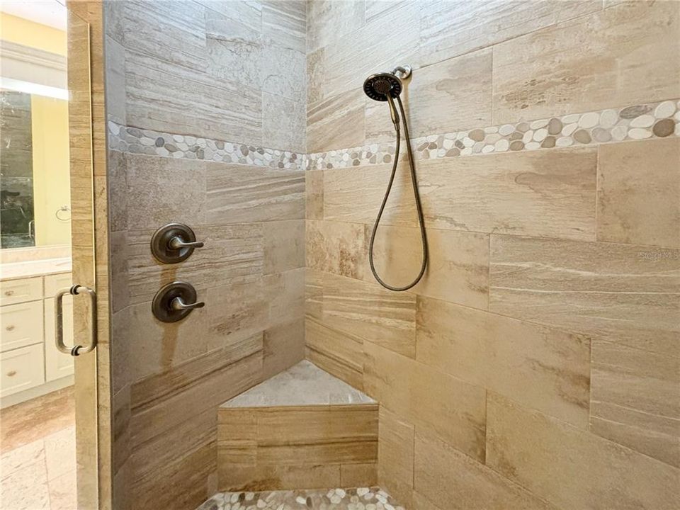 For Rent: $2,850 (3 beds, 2 baths, 1717 Square Feet)