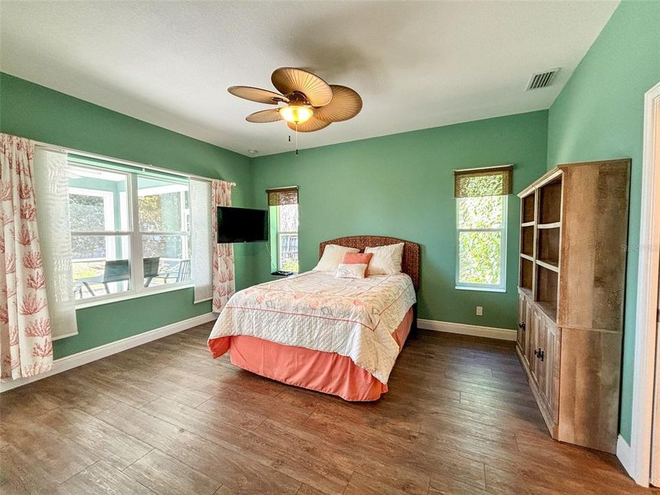 For Rent: $2,850 (3 beds, 2 baths, 1717 Square Feet)