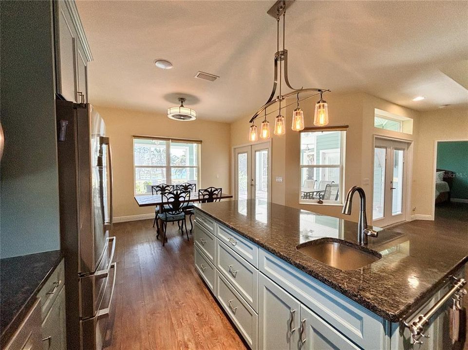 For Rent: $2,850 (3 beds, 2 baths, 1717 Square Feet)