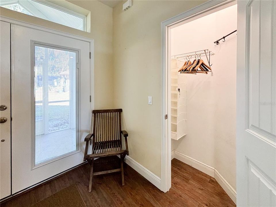 For Rent: $2,850 (3 beds, 2 baths, 1717 Square Feet)