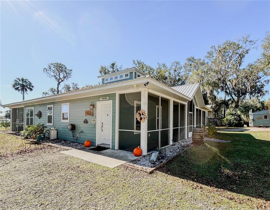 For Rent: $2,850 (3 beds, 2 baths, 1717 Square Feet)