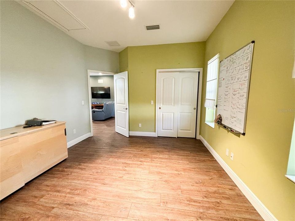 For Rent: $2,850 (3 beds, 2 baths, 1717 Square Feet)