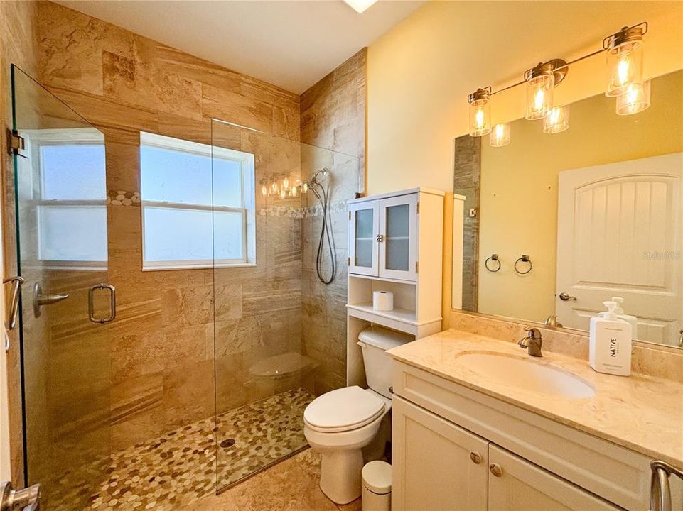 For Rent: $2,850 (3 beds, 2 baths, 1717 Square Feet)