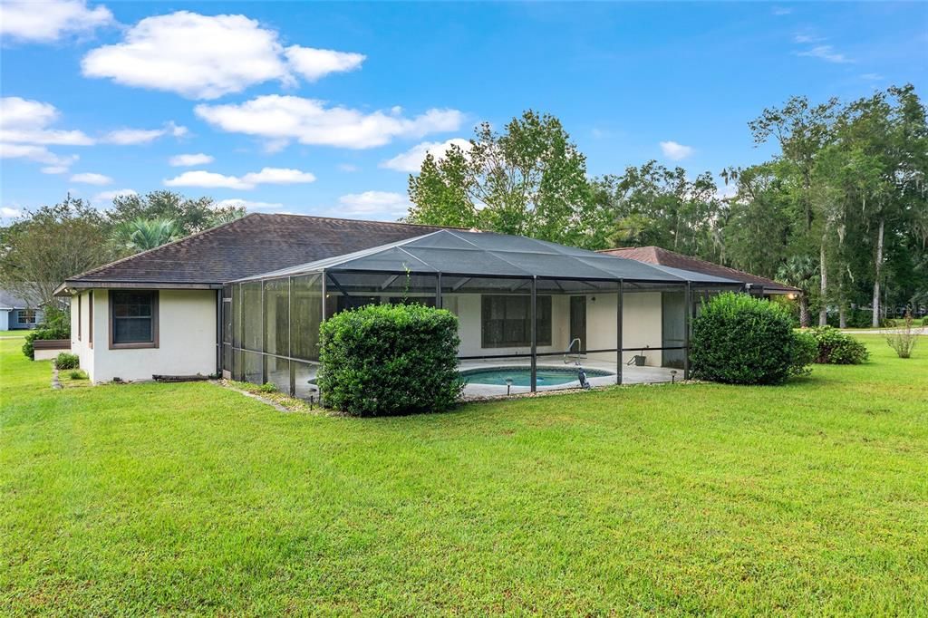 合同活跃: $440,000 (3 贝兹, 2 浴室, 2301 平方英尺)