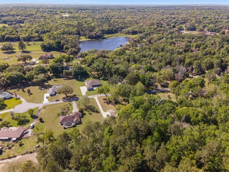 合同活跃: $440,000 (3 贝兹, 2 浴室, 2301 平方英尺)