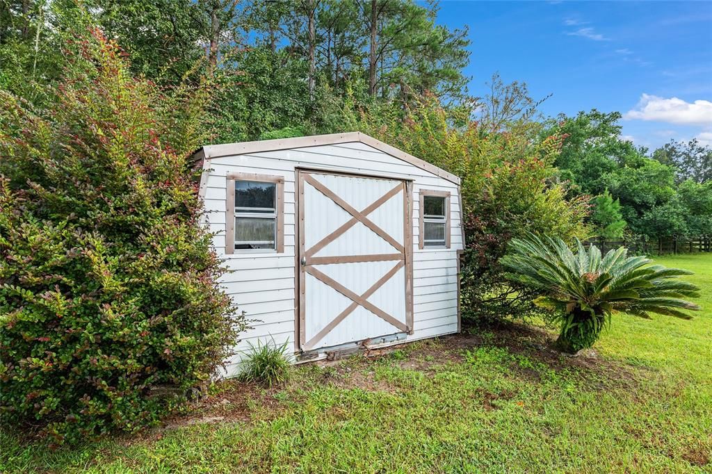 合同活跃: $440,000 (3 贝兹, 2 浴室, 2301 平方英尺)