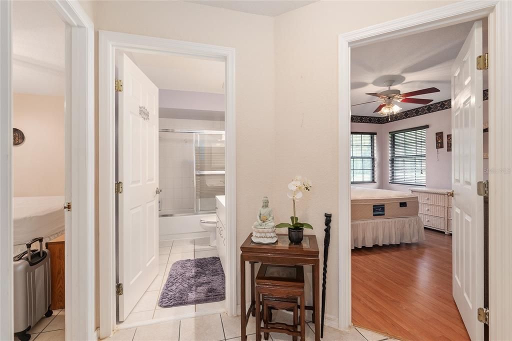 合同活跃: $440,000 (3 贝兹, 2 浴室, 2301 平方英尺)