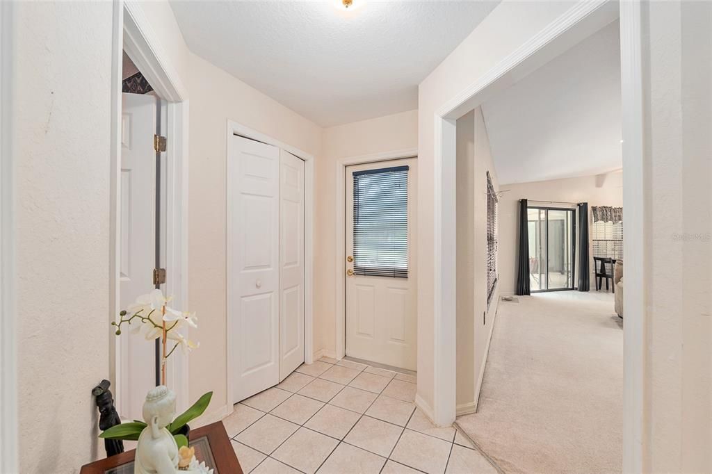 合同活跃: $440,000 (3 贝兹, 2 浴室, 2301 平方英尺)