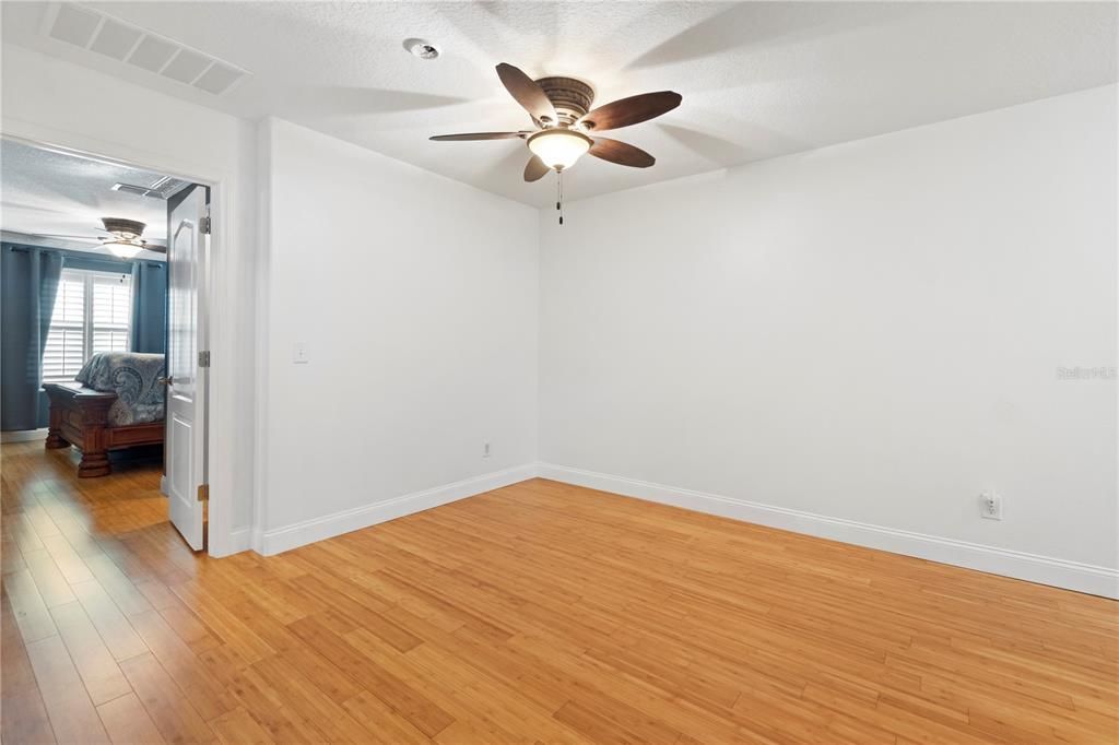 En Venta: $377,000 (3 camas, 2 baños, 1916 Pies cuadrados)