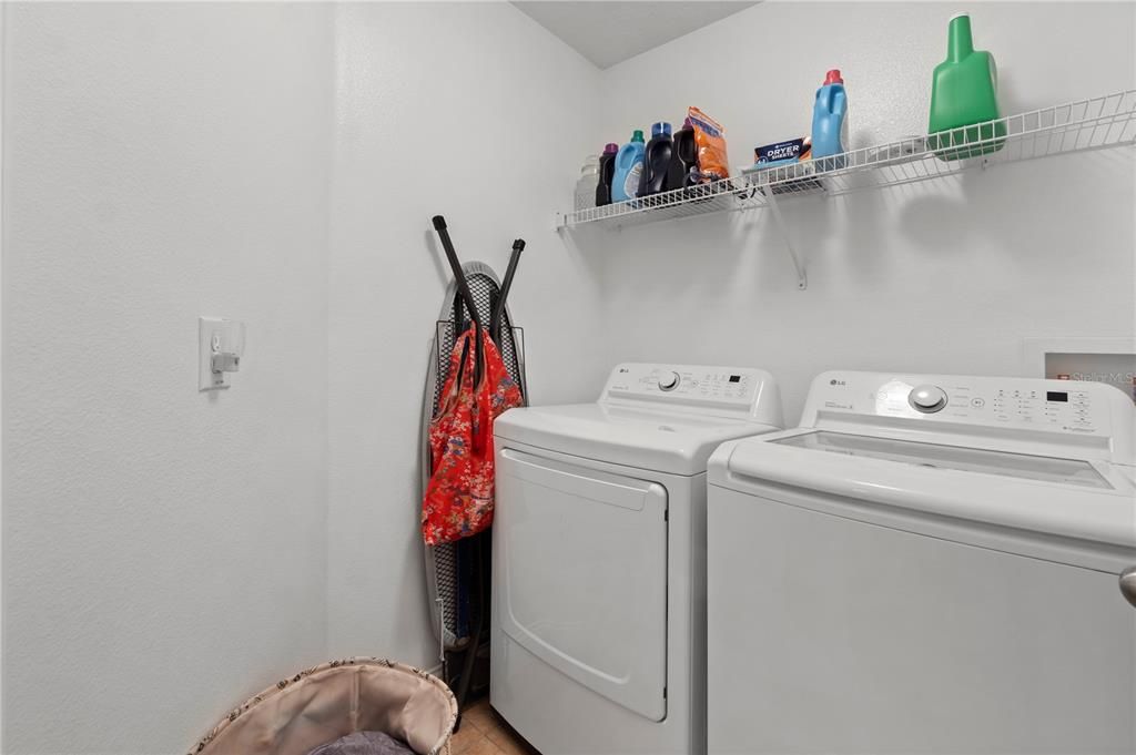 En Venta: $377,000 (3 camas, 2 baños, 1916 Pies cuadrados)