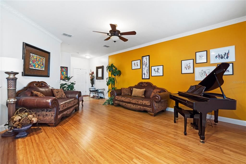 En Venta: $377,000 (3 camas, 2 baños, 1916 Pies cuadrados)