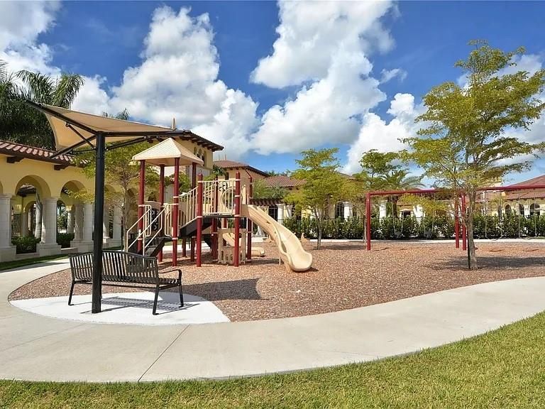 В аренду: $3,000 (3 спален, 2 ванн, 1706 Квадратных фут)