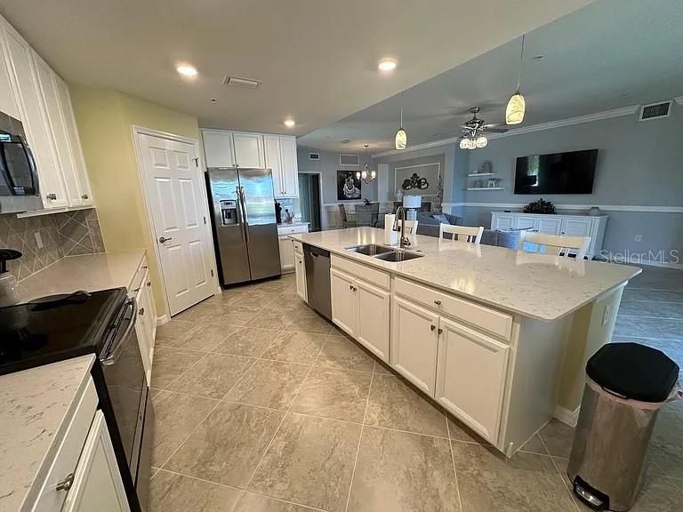 В аренду: $3,000 (3 спален, 2 ванн, 1706 Квадратных фут)