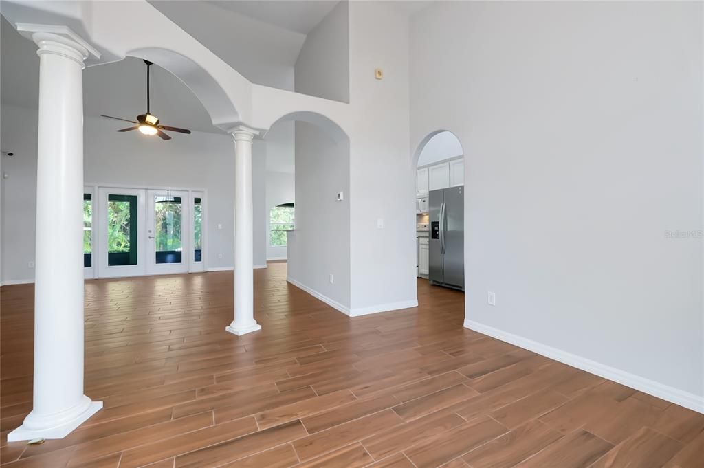 For Sale: $409,900 (3 beds, 2 baths, 1949 Square Feet)