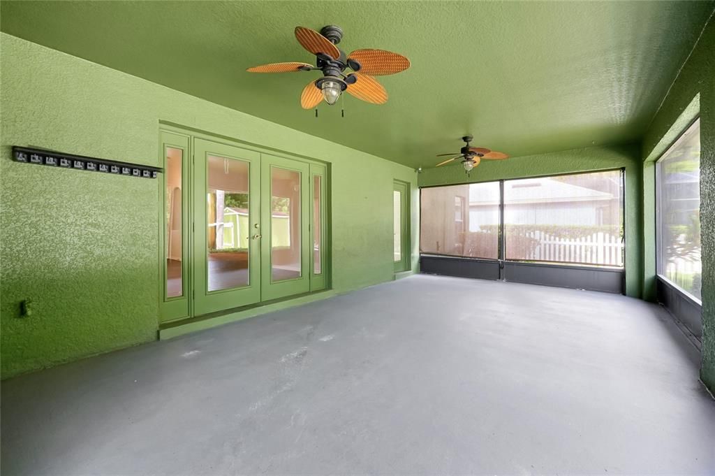 For Sale: $409,900 (3 beds, 2 baths, 1949 Square Feet)