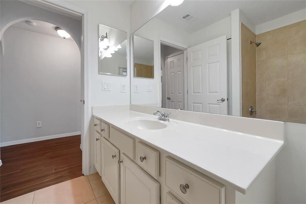 For Sale: $409,900 (3 beds, 2 baths, 1949 Square Feet)