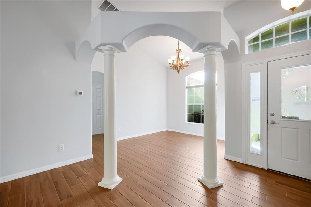 For Sale: $409,900 (3 beds, 2 baths, 1949 Square Feet)