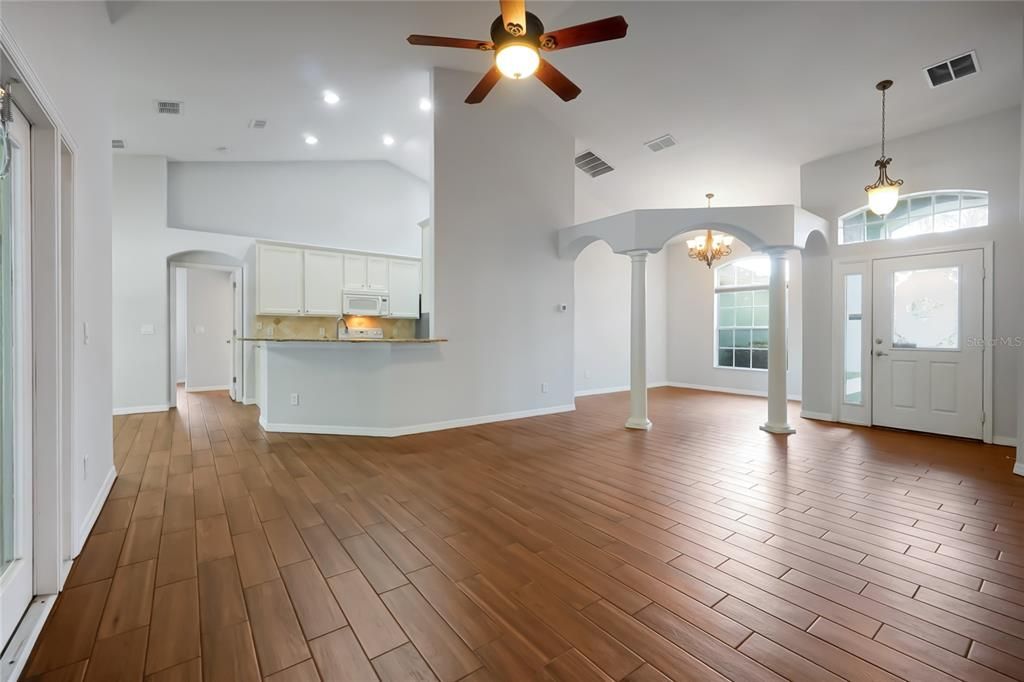 For Sale: $409,900 (3 beds, 2 baths, 1949 Square Feet)