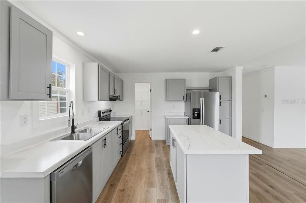 En Venta: $230,999 (3 camas, 2 baños, 1280 Pies cuadrados)