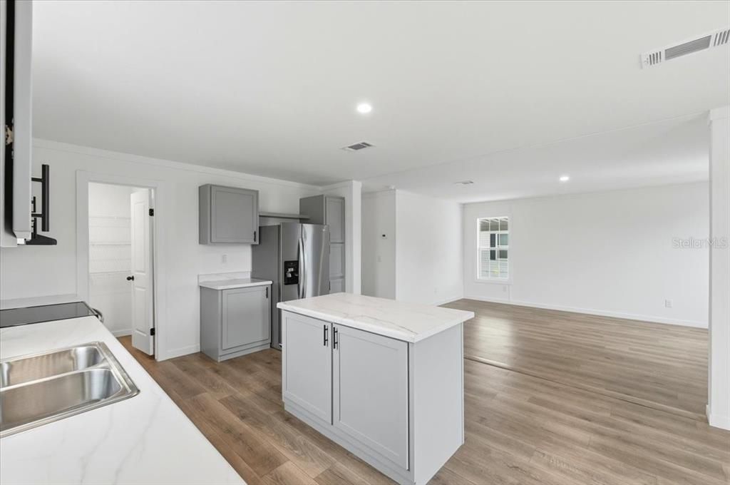 En Venta: $230,999 (3 camas, 2 baños, 1280 Pies cuadrados)