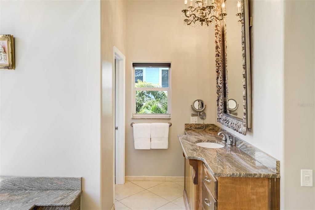 待售: $1,800,000 (4 贝兹, 3 浴室, 2924 平方英尺)