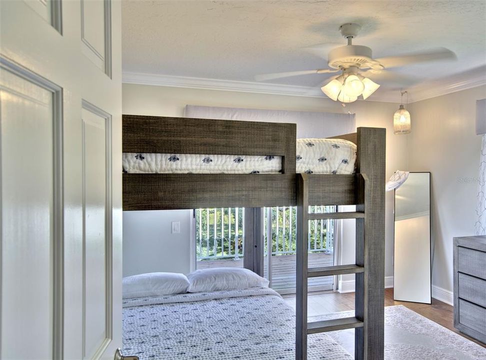 待售: $1,800,000 (4 贝兹, 3 浴室, 2924 平方英尺)