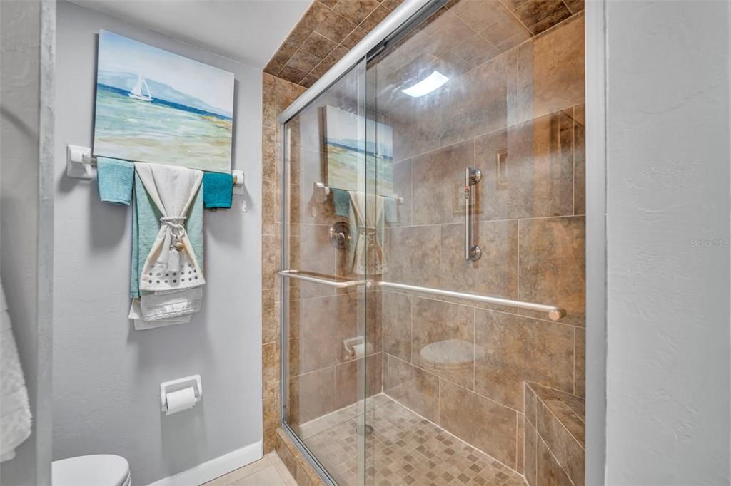 For Sale: $395,000 (2 beds, 2 baths, 1056 Square Feet)