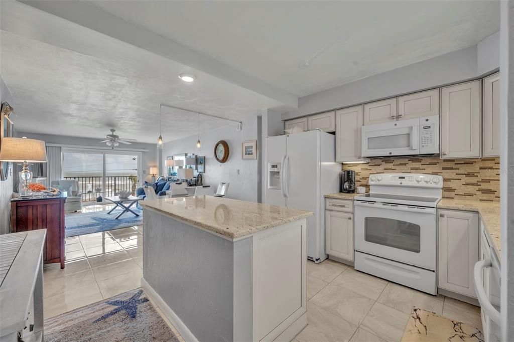 For Sale: $395,000 (2 beds, 2 baths, 1056 Square Feet)