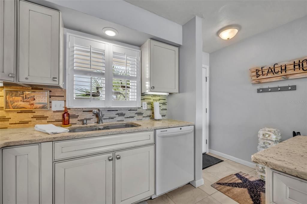 For Sale: $395,000 (2 beds, 2 baths, 1056 Square Feet)