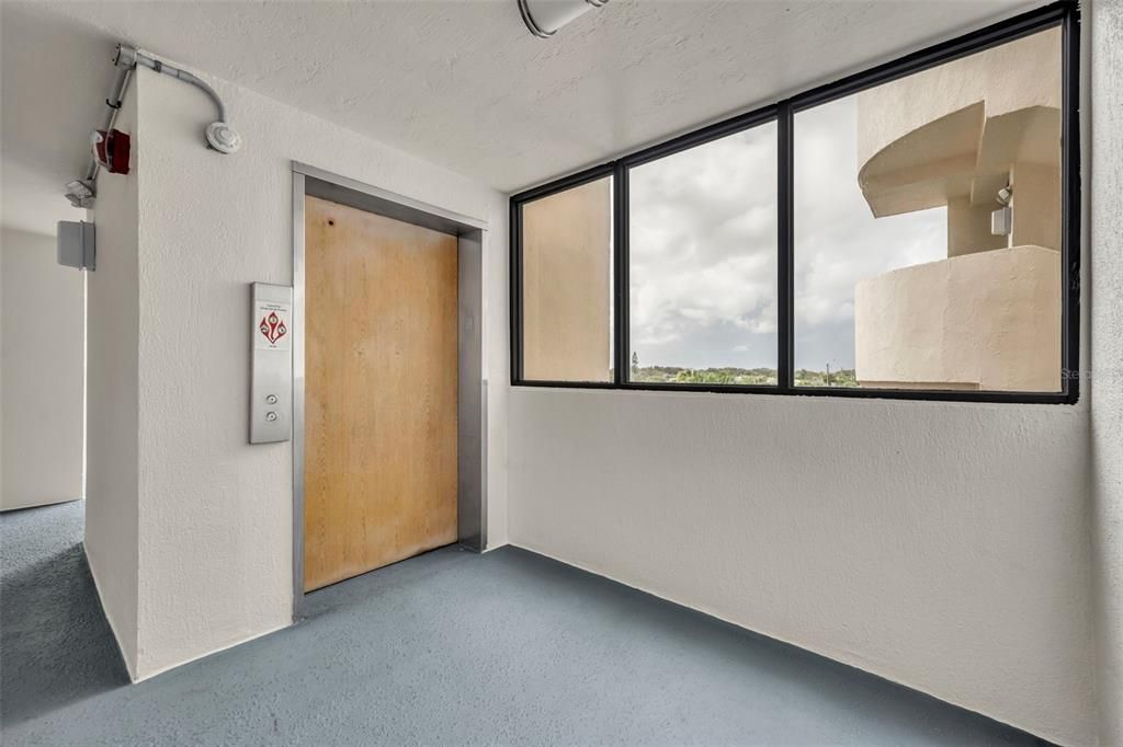 For Sale: $395,000 (2 beds, 2 baths, 1056 Square Feet)