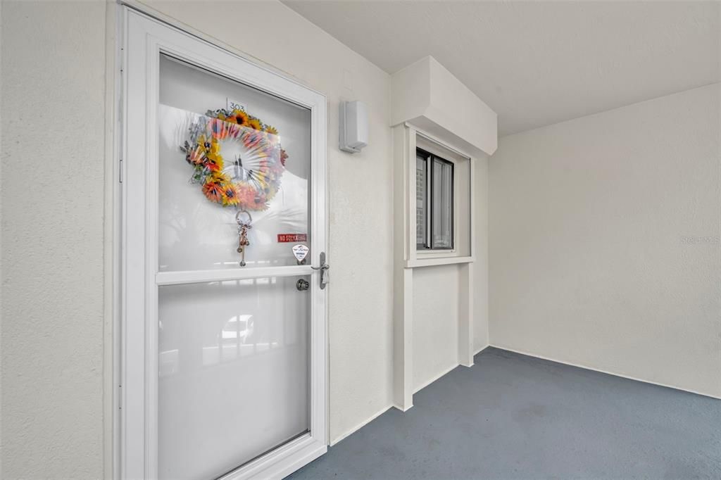 For Sale: $395,000 (2 beds, 2 baths, 1056 Square Feet)