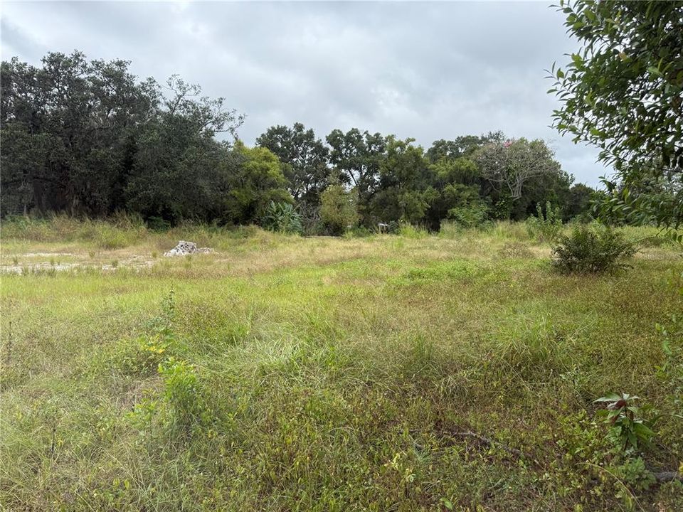 На продажу: $550,000 (1.80 acres)