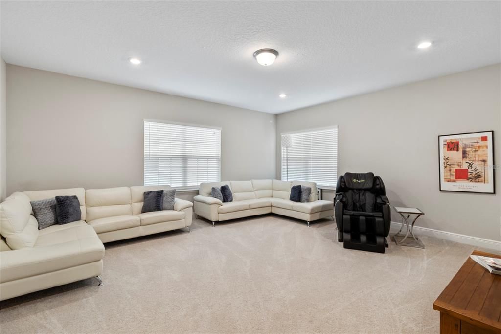 For Rent: $4,500 (4 beds, 3 baths, 3144 Square Feet)