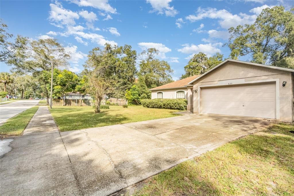 合同活跃: $278,000 (3 贝兹, 2 浴室, 1170 平方英尺)