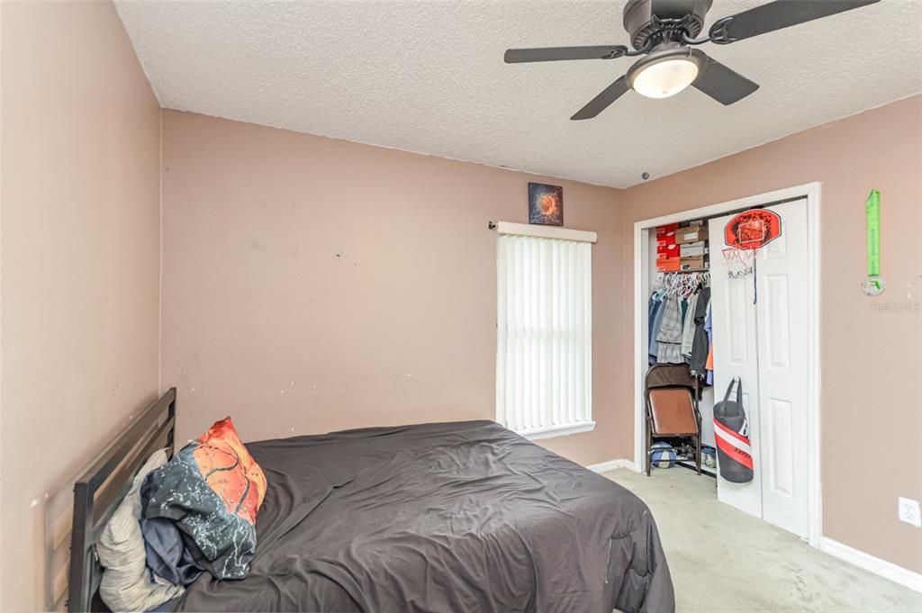 合同活跃: $278,000 (3 贝兹, 2 浴室, 1170 平方英尺)