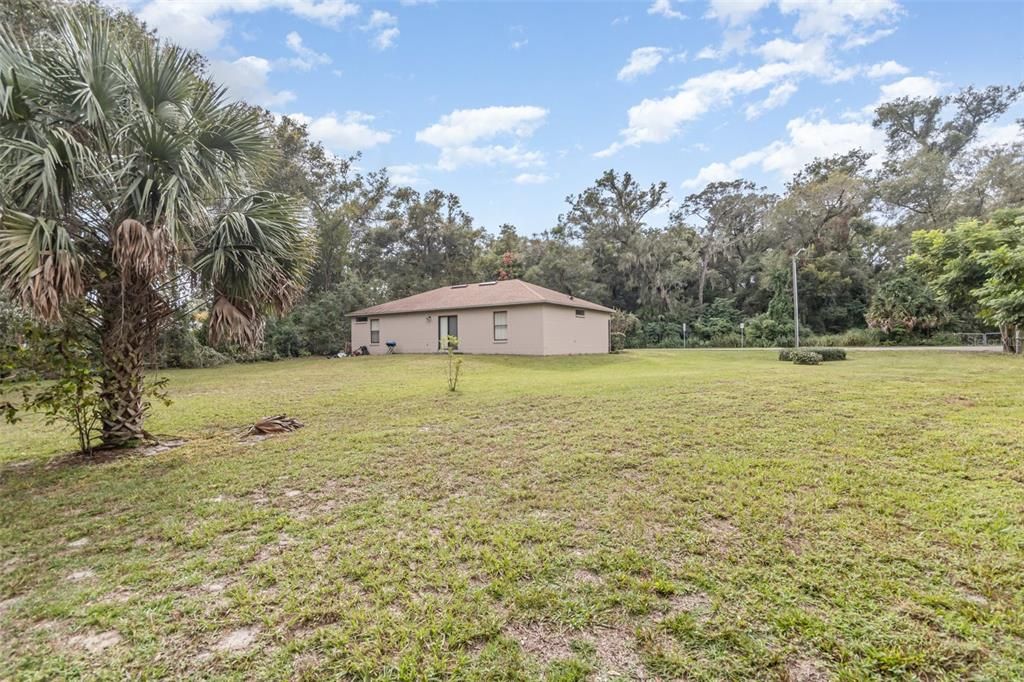 合同活跃: $278,000 (3 贝兹, 2 浴室, 1170 平方英尺)