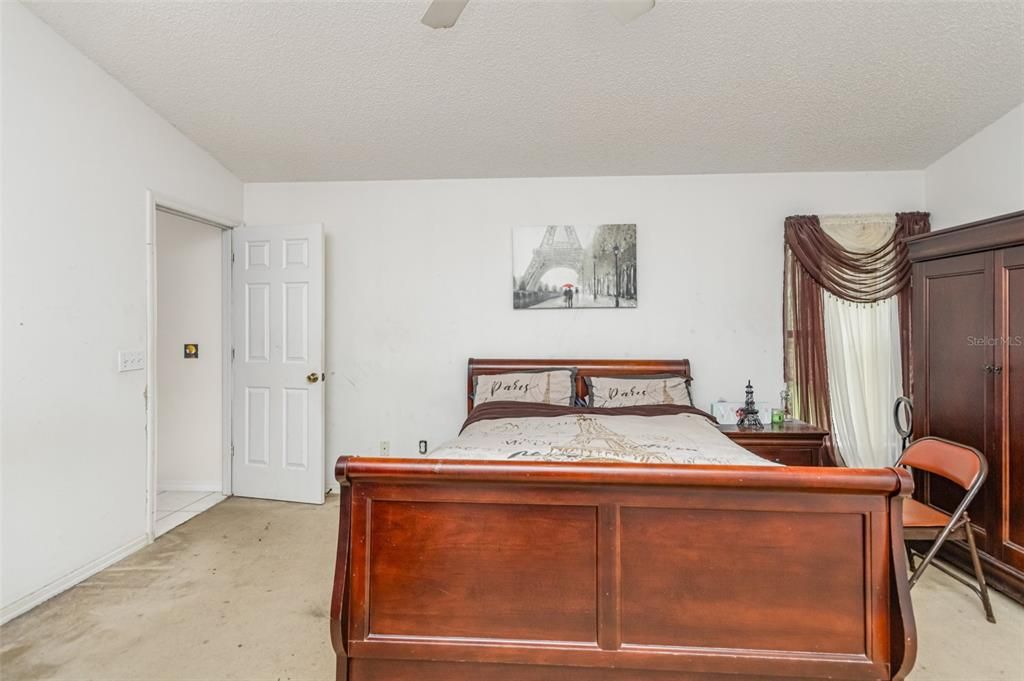 合同活跃: $278,000 (3 贝兹, 2 浴室, 1170 平方英尺)