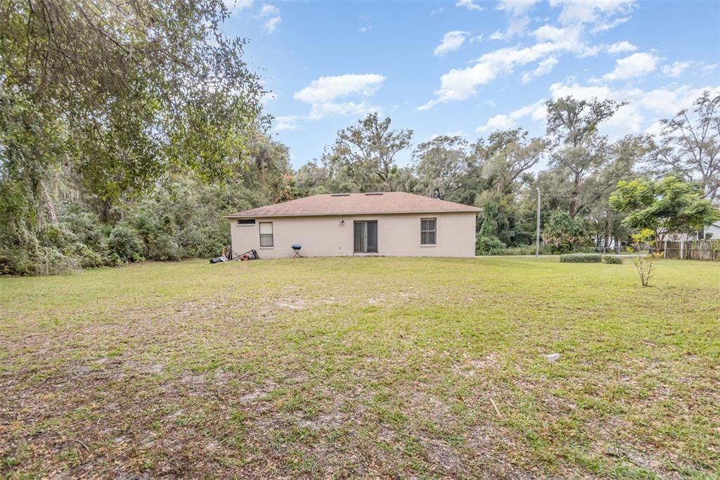 合同活跃: $278,000 (3 贝兹, 2 浴室, 1170 平方英尺)