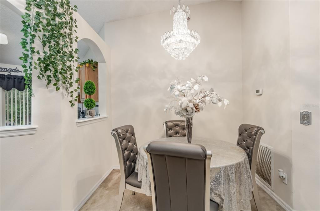 合同活跃: $278,000 (3 贝兹, 2 浴室, 1170 平方英尺)