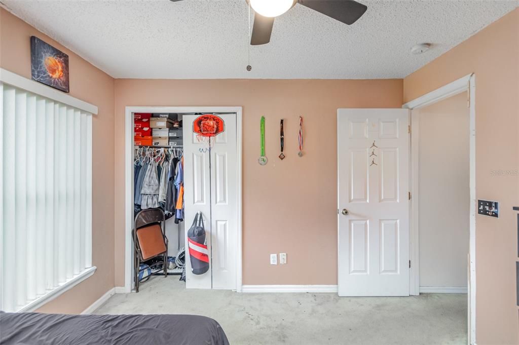 合同活跃: $278,000 (3 贝兹, 2 浴室, 1170 平方英尺)