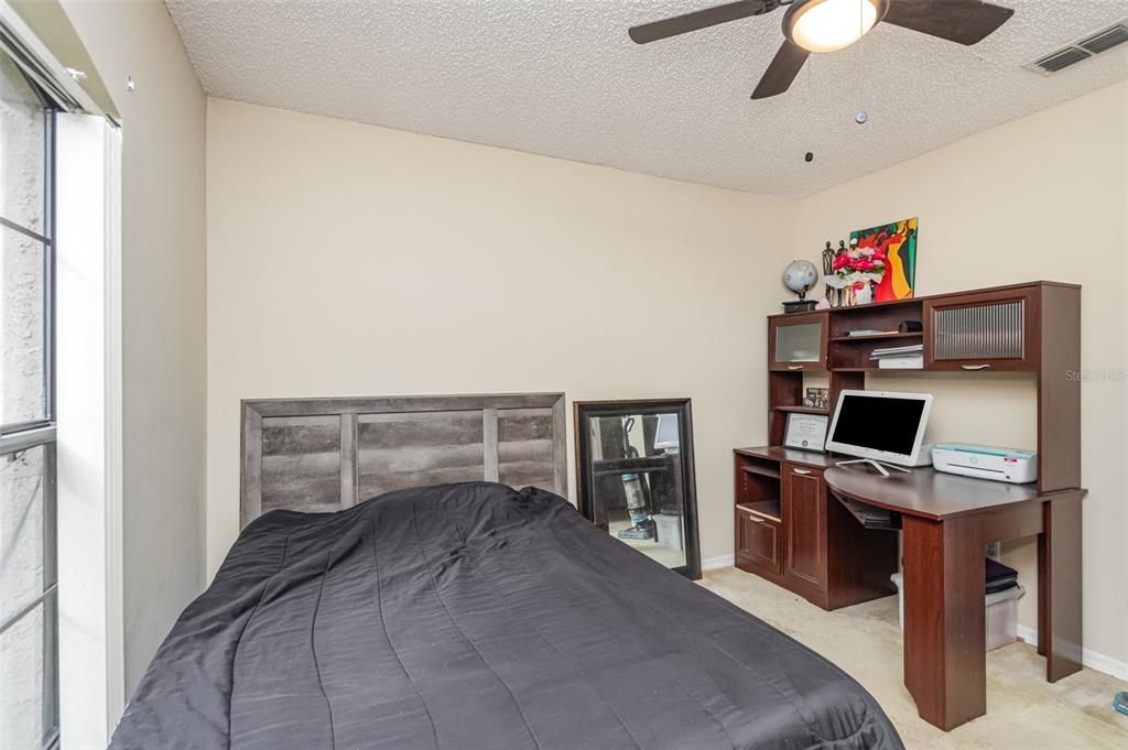 合同活跃: $278,000 (3 贝兹, 2 浴室, 1170 平方英尺)