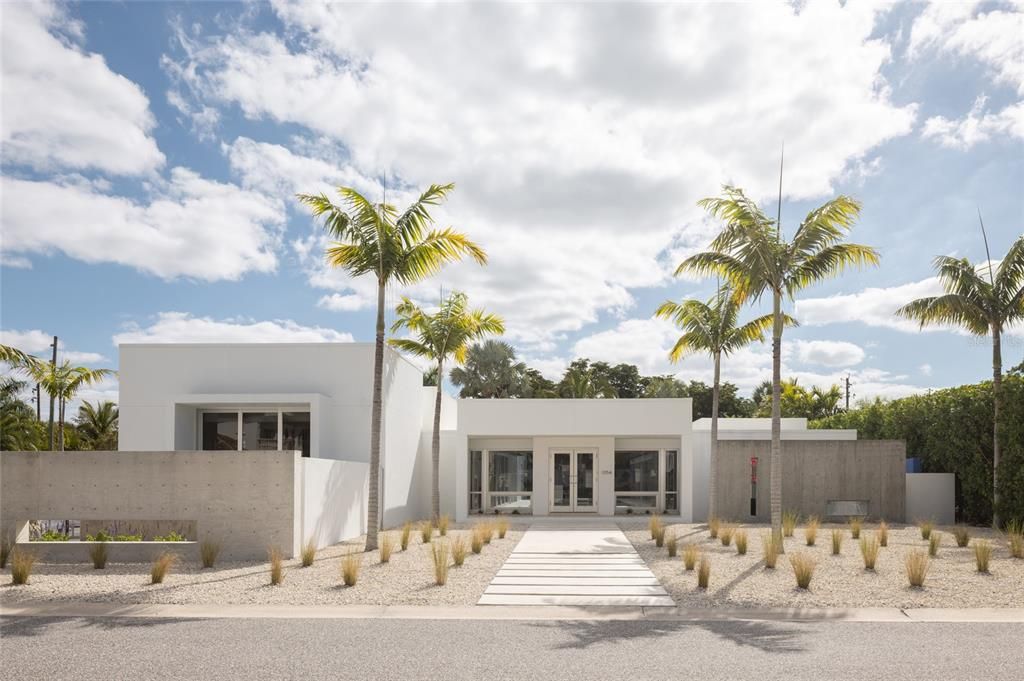 For Sale: $3,985,000 (3 beds, 3 baths, 3364 Square Feet)