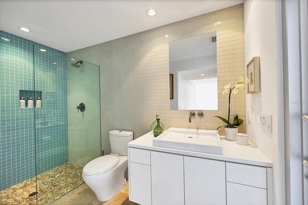 For Sale: $3,985,000 (3 beds, 3 baths, 3364 Square Feet)