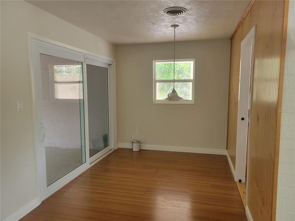 出租: $2,450 (2 贝兹, 2 浴室, 1245 平方英尺)