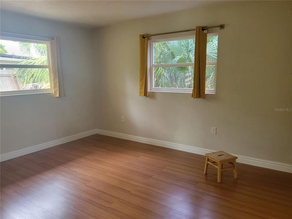 出租: $2,450 (2 贝兹, 2 浴室, 1245 平方英尺)